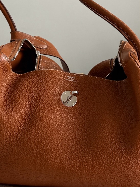 Hermes Handbags - Hermes Lindy 34 gold